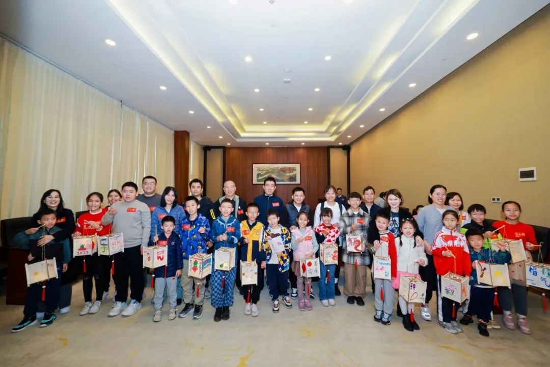 “猜灯谜 迎新春——史志馆里贺新岁”制花灯、猜灯谜趣味活动在海南省史志馆圆满举办